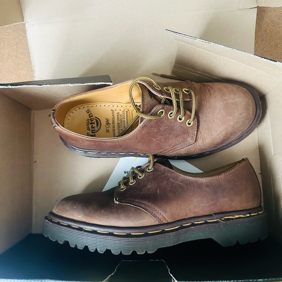 Vintage Dr. Martens Aztec Crazy Horse 4 Eyelet Shoe / Brown / 8 - Picture 5 of 10